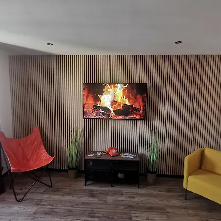T2 Pour 4, Proche Versailles, Paris Et La Defense Appartement