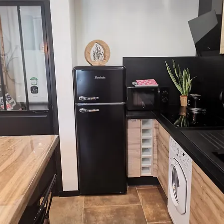T2 Pour 4, Proche Versailles, Paris Et La Defense Appartement *